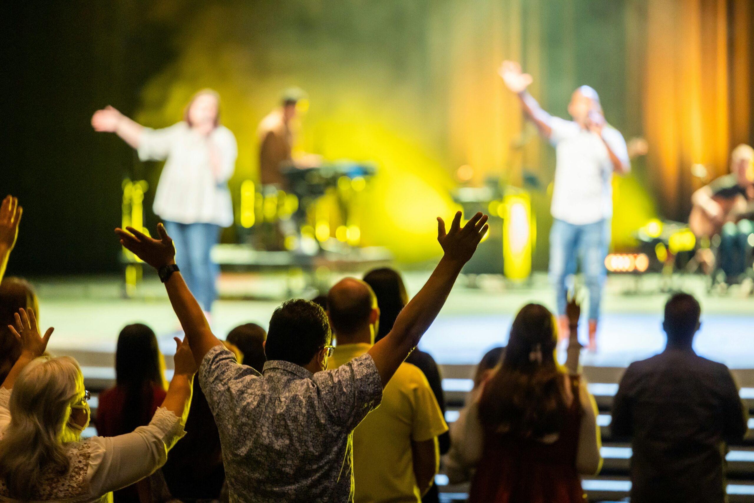 pexels-caleboquendo-7697339-scaled